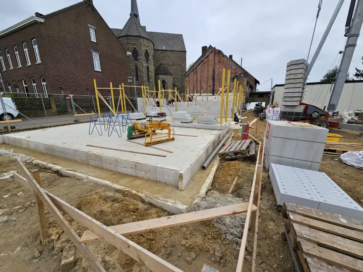 Nieuwbouw schuurwoning met 3 starterswoningen Schimmert