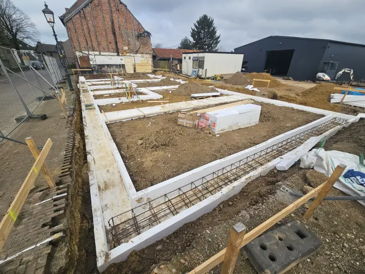 Nieuwbouw schuurwoning met 3 starterswoningen Schimmert