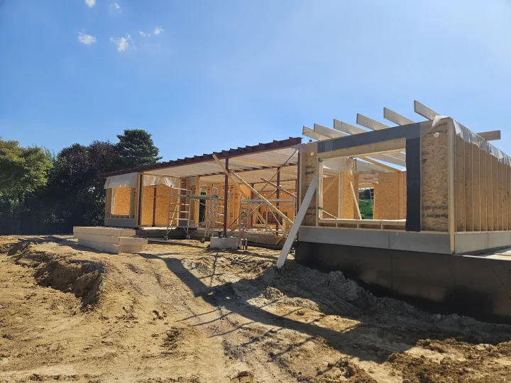 Sloop bungalow en nieuwbouw met uitbreiding verdieping Sweikhuizen