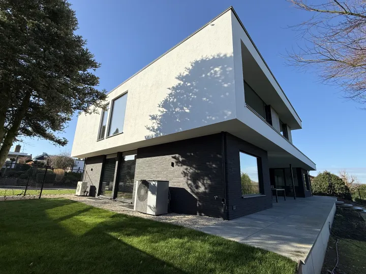 Sloop bungalow en nieuwbouw met uitbreiding verdieping Sweikhuizen